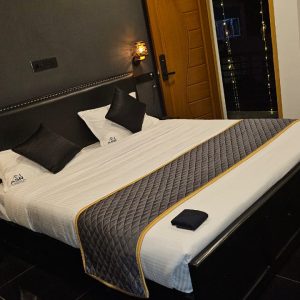 204-Black view room 🏔️🌄(Deluxe double view room)
